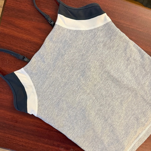 Lululemon retro-style sleeveless workout top - Picture 1 of 8